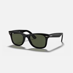 Ray-Ban Wayfarer Classic Black Sunglasses